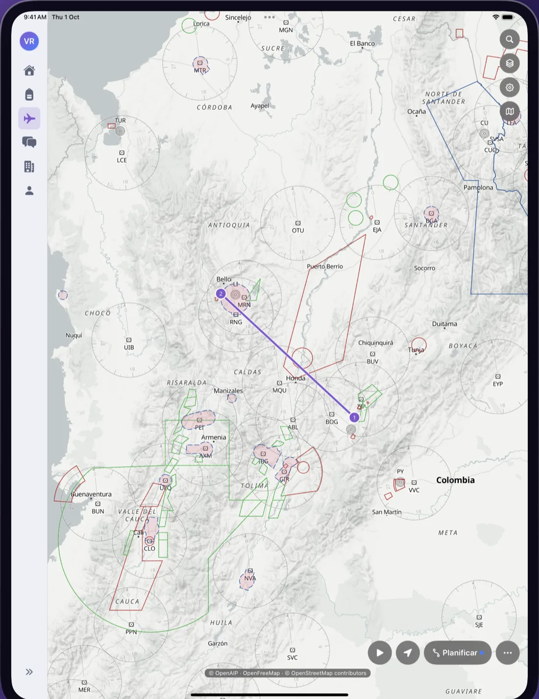 Mapa aeronáutico de CrewReady con una ruta planificada entre dos aeropuertos de Colombia (iPad)